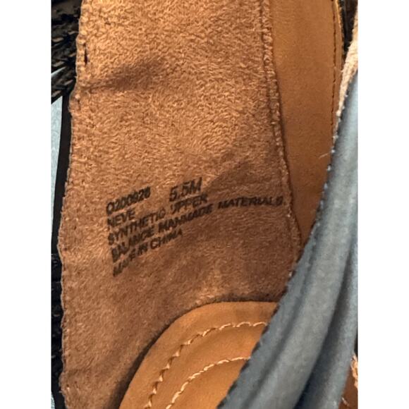 Adam Tucker Neve Flat Strappy Sandals Size 5.5M - Picture 8 of 8